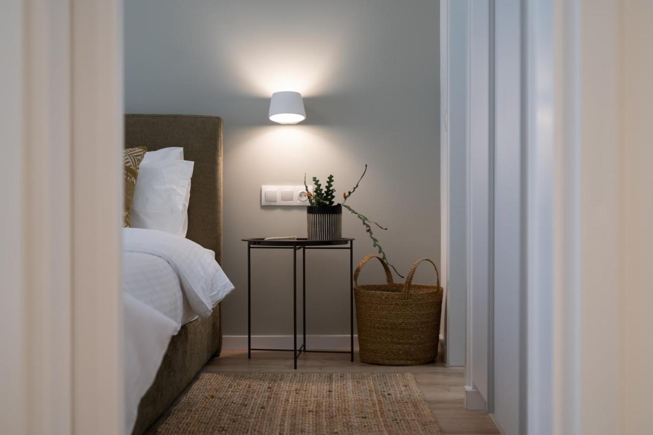 Unique 2 Bedrooms Apartment, Steps To Plaka And City Center Athena Bagian luar foto